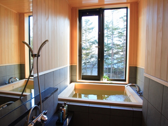【新館客室風呂例：和】親子でゆっくり温まるゆったりお部屋風呂