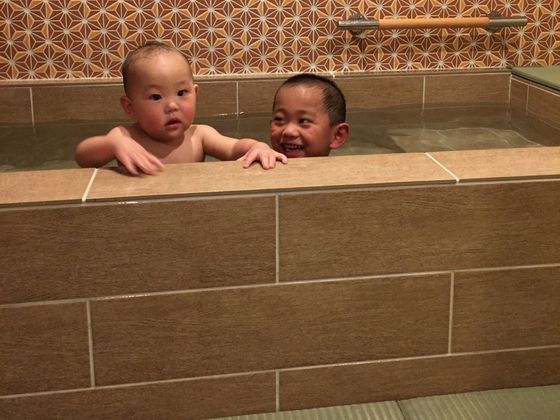 リニューアルした家族風呂「和の湯」は、なんと畳敷き！滑らず、固くないのでお子様にも安心です。
