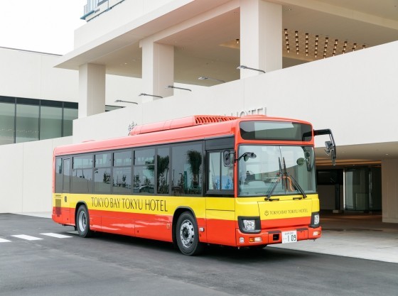 無料のシャトルバスを運行（東京ディズニーリゾート®までは約25分、JR新浦安駅までは約10分）