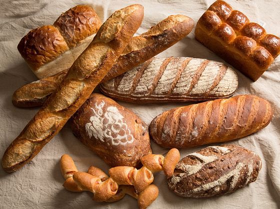 毎日丁寧に焼き上げるパンはお土産としても喜ばれております