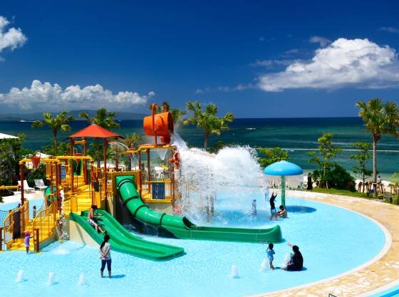 お子様に大人気のスプラッシュパーク。1日中夢中になって遊べる仕掛けが満載です。