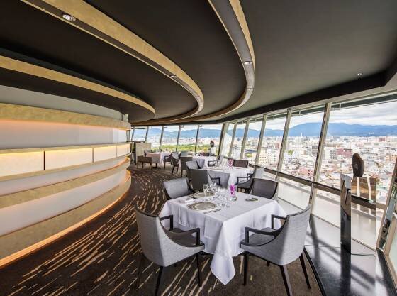 古都の風景を一望、「フレンチダイニング トップ オブ キョウト」　