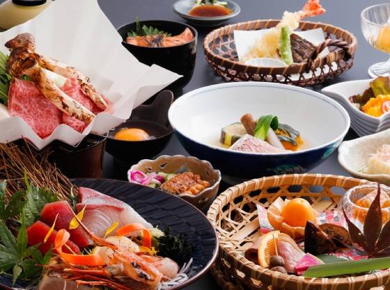 大人のお客様のご夕食イメージ（写真はイメージです。内容は季節や食材入荷状況により変更いたします）