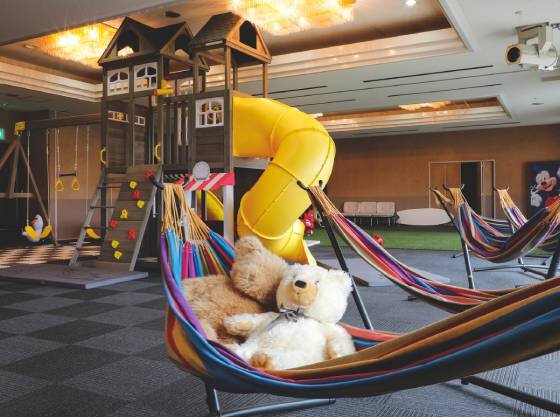 キッズルームのハンモックや滑り台はお子様に大人気です。