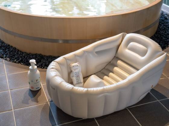 露天風呂にベビーバスと湯温計を準備しております