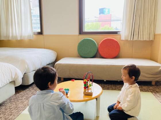 靴を脱いでお過ごしいただけます。